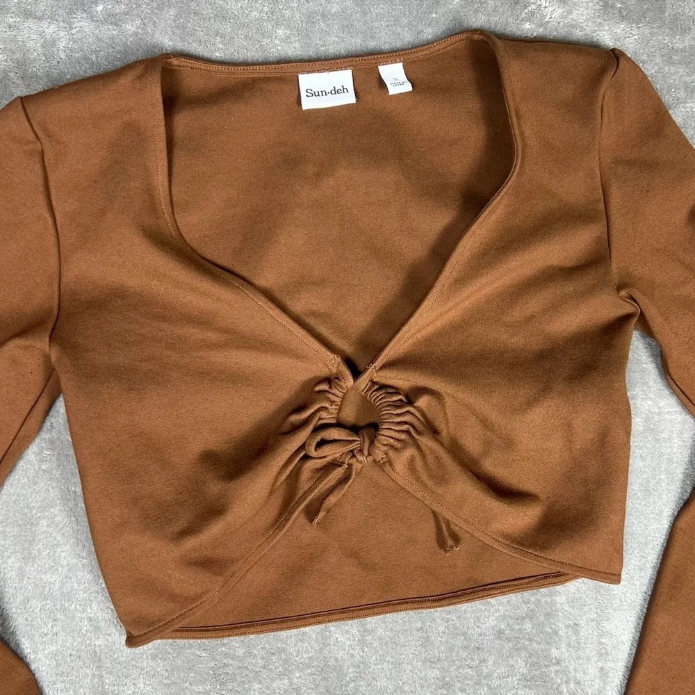 Aritzia Top Womens Small Sun-Deh Sunday Best Brown Far Out Cropped Long Sleeve - Picture 6 of 10